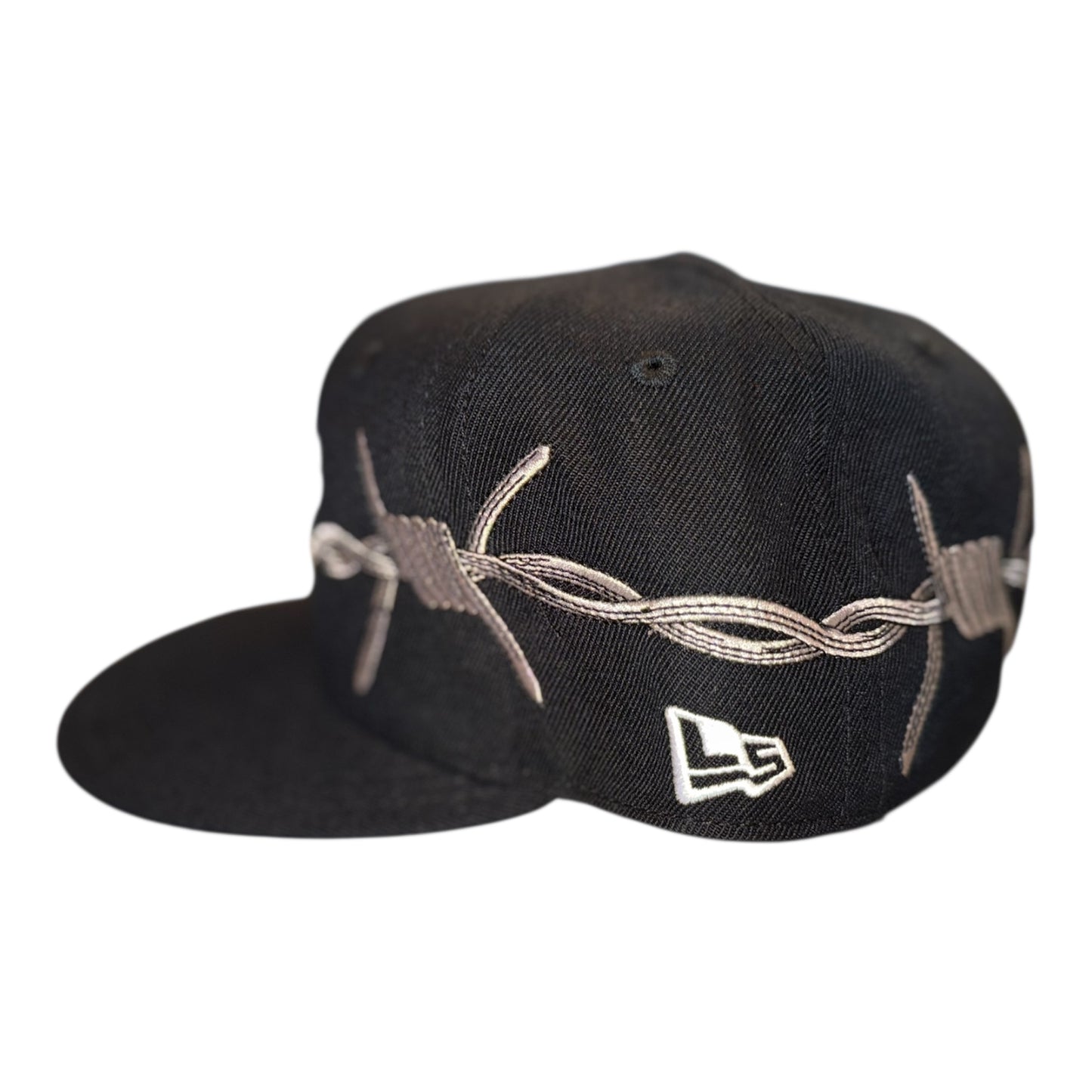 LOVE SUCKS BARBWIRE FITTED CAP in Black/Yellow