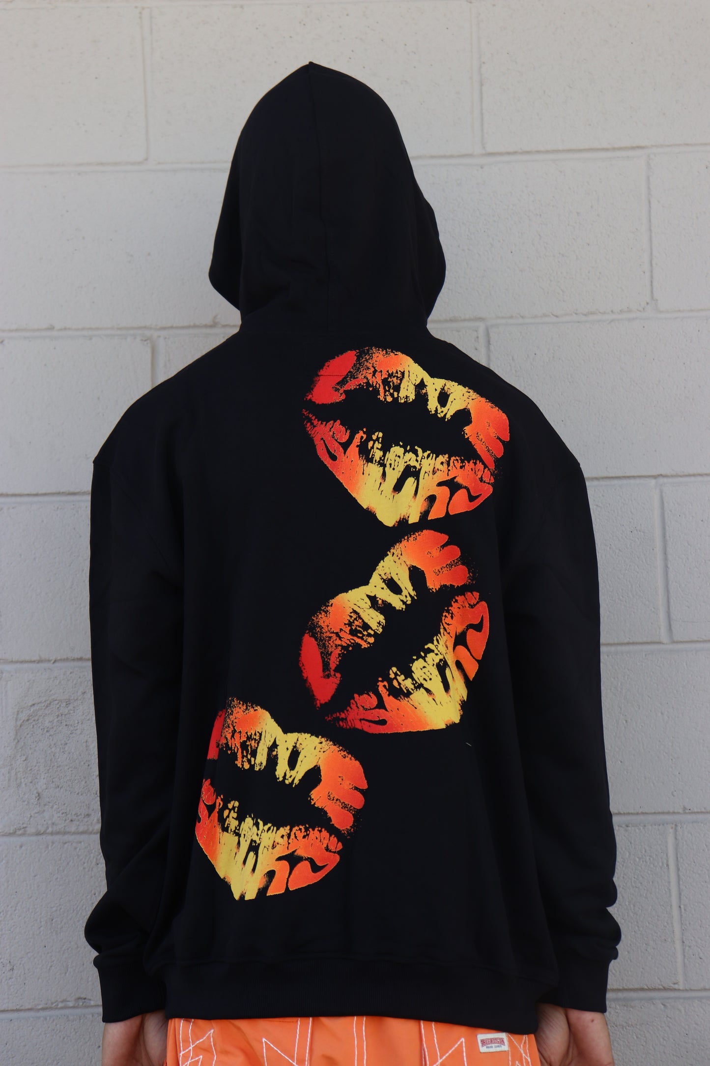 LOVE SUCKS COMIC HOODIE in BLACK