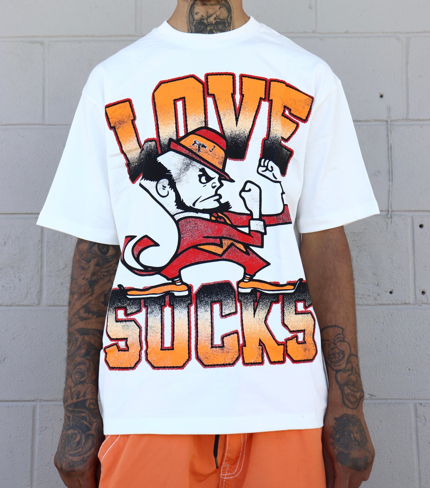 LOVE SUCKS PSYCH TEE in WHITE